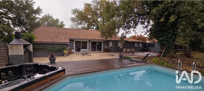 Maison 5 pièces 216 m² · à Saint-Jean-d'Illac · 216 m² · 449 000 €