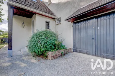 Maison traditionnelle à Gressy (77410)