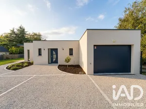 Maison d'architecte à Savigné-sur-Lathan (37340)