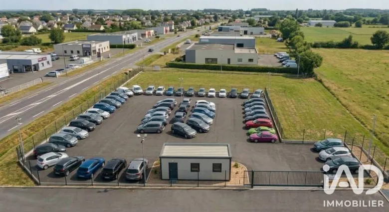 Local commercial 400 m² · à Verrières-en-Anjou · 400 m² · 78 600 €