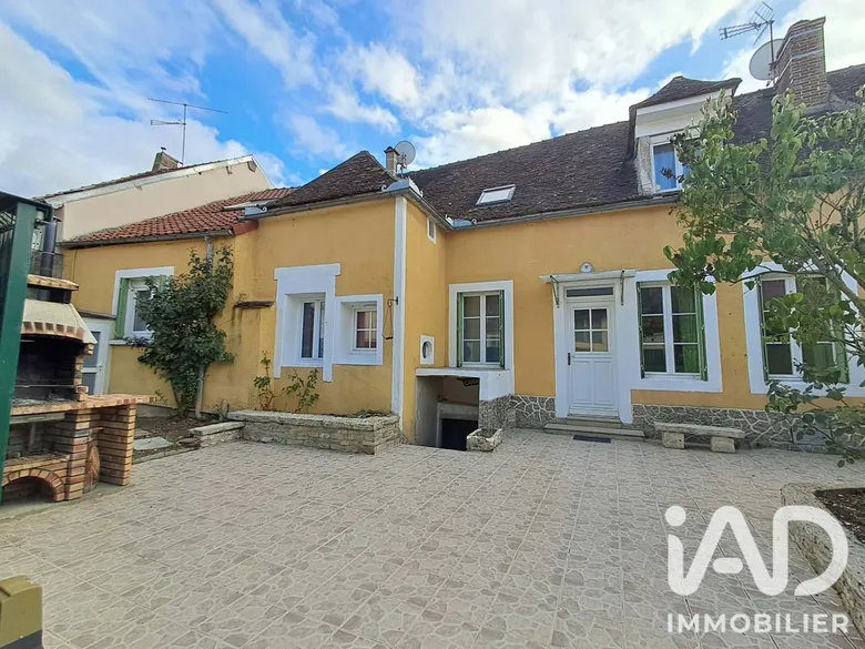 Maison 6 pièces 140 m² · à Maligny · 140 m² · 120 000 €