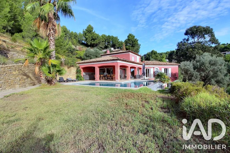 Maison 8 pièces 220 m² · à La Cadière-d'Azur · 220 m² · 1 050 000 €