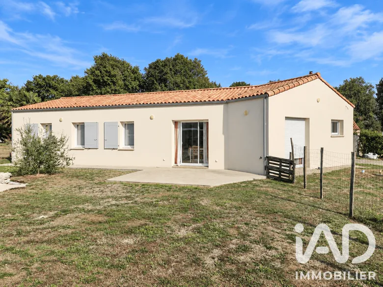Maison 5 pièces 121 m² · à Saint-Georges-de-Pointindoux · 121,2 m² · 299 000 €