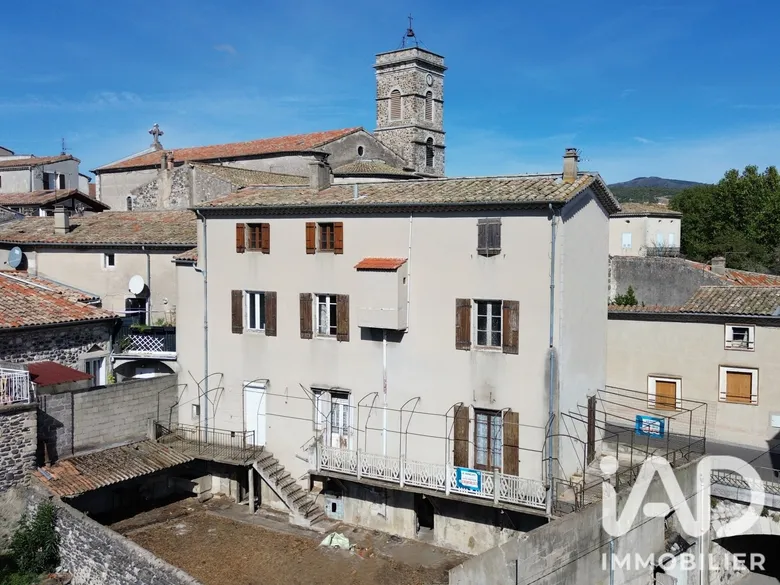 Maison 6 pièces 180 m² · à Chomérac · 180 m² · 129 000 €