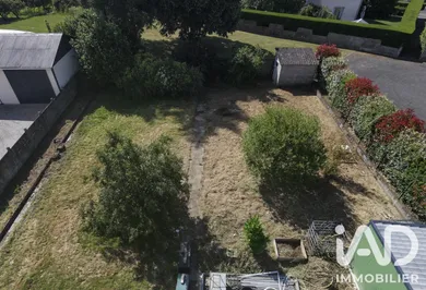 Terrain à bâtir à Le Bourg-d'Iré (49520)