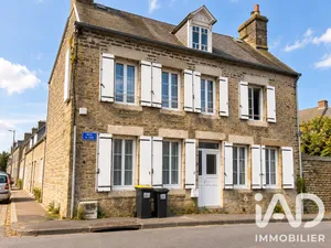 Maison de ville à Tessy-Bocage (50420)