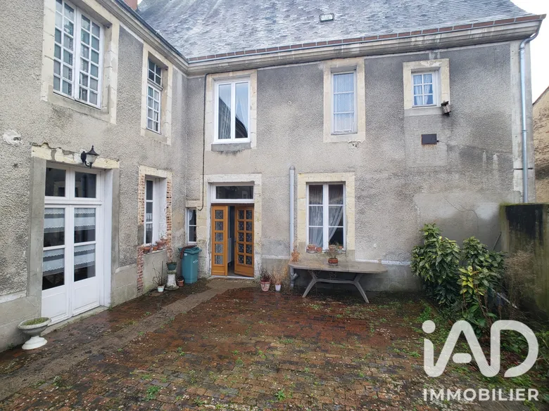 Maison 5 pièces 203 m² · à Saint-Calais · 203 m² · 75 500 €