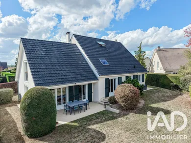 Maison traditionnelle à Gressy (77410)