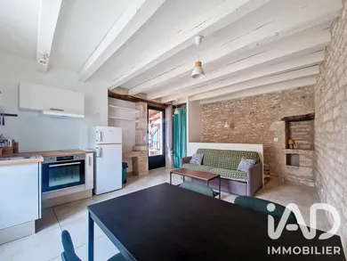 Townhouse in Lalbenque (46230)