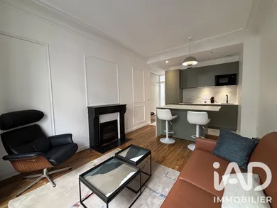 Apartment in Paris (75015)