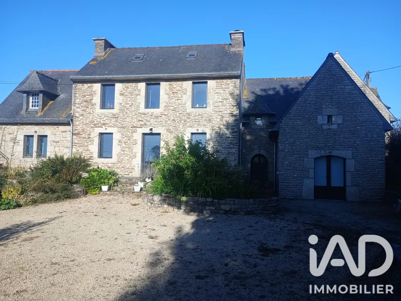 Maison 10 pièces 242 m² · à Plouvorn · 242 m² · 363 000 €