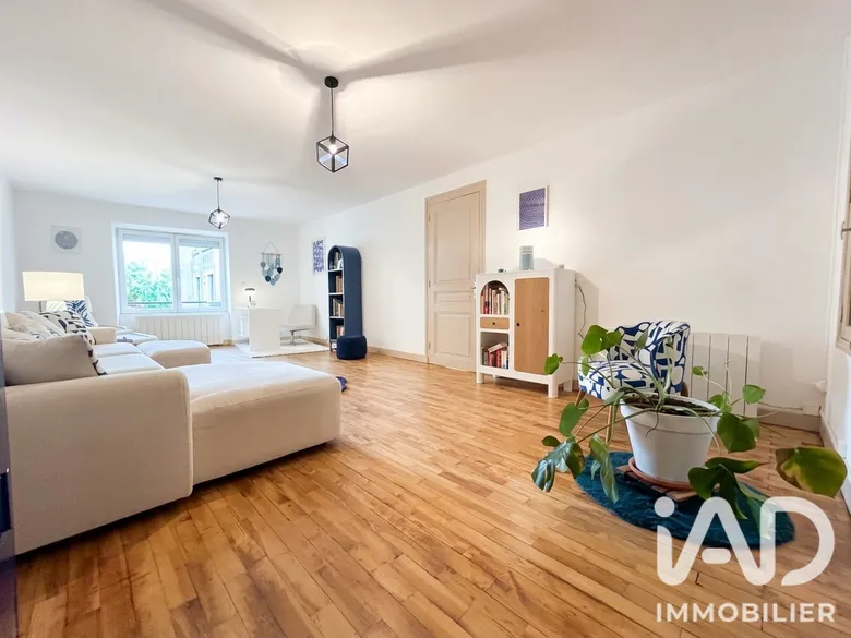 Appartement 6 pièces 127 m² · à Belley · 126,7 m² · 169 000 €