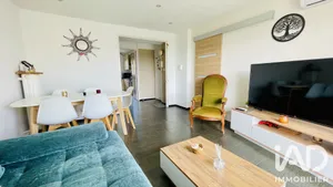 Apartment in Hyères (83400)