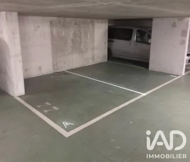 Parking à Paris (75011)