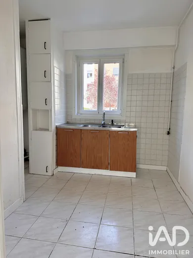 Appartement à Saint-Jean-de-la-Ruelle (45140)