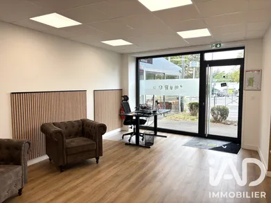 Boutique/Local commercial à Francheville (69340)