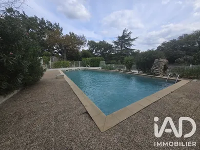 Appartement à Vézénobres (30360)