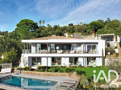 Maison d'architecte à Sainte-Maxime (83120)