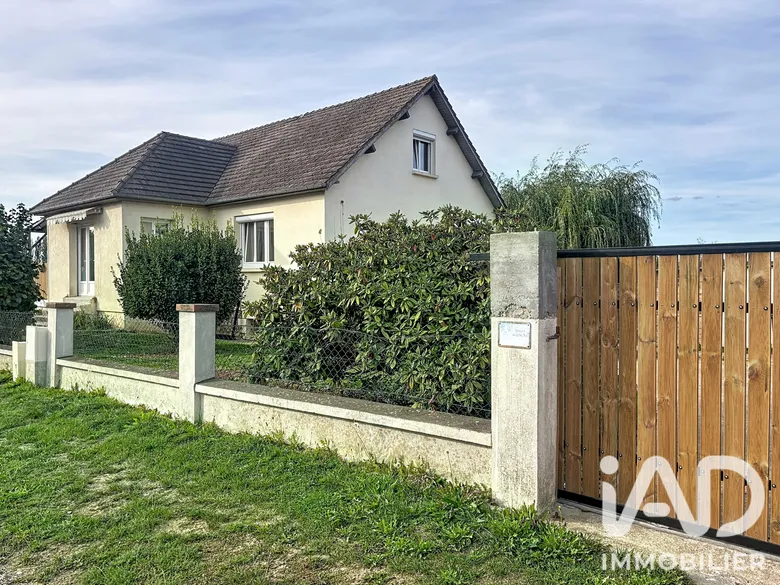Maison 6 pièces 130 m² · à Saint-Ouen-du-Tilleul · 130 m² · 240 000 €