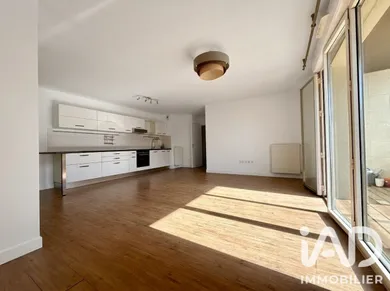Apartment in Bordeaux (33100)