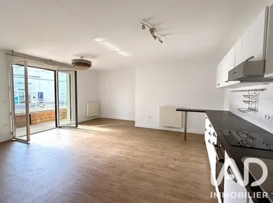 Apartment in Bordeaux (33100)