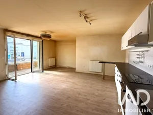 Apartment in Bordeaux (33100)