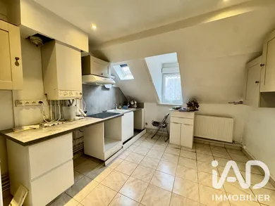 Immeuble à Villeneuve-la-Guyard (89340)
