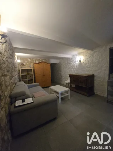 Immeuble à Pernes-les-Fontaines (84210)