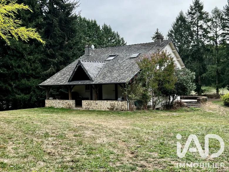 Maison 4 pièces 130 m² · à Lagraulière · 130 m² · 220 000 €