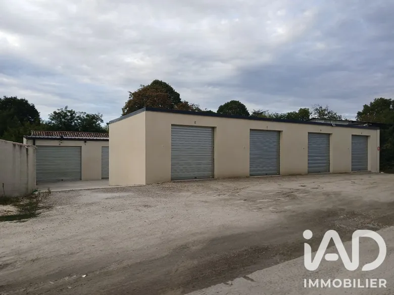 Parking 373 m² · à Podensac · 373 m² · 290 000 €