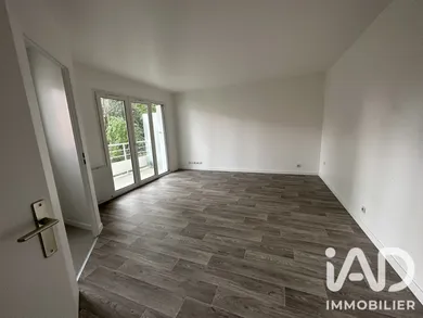 Appartement à Combs-la-Ville (77380)