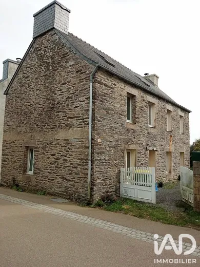Maison de village à Ploudiry (29800)