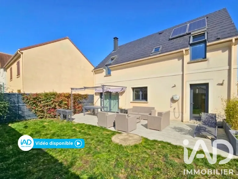 Maison 5 pièces 93 m² · à Sainte-Geneviève-des-Bois · 93 m² · 343 000 €