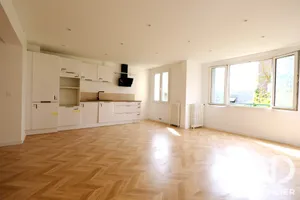 Apartment in Suresnes (92150)