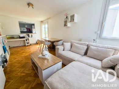 Appartement à Sainte-Geneviève-des-Bois (91700)