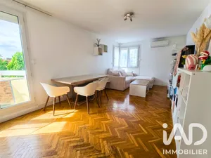Appartement à Sainte-Geneviève-des-Bois (91700)