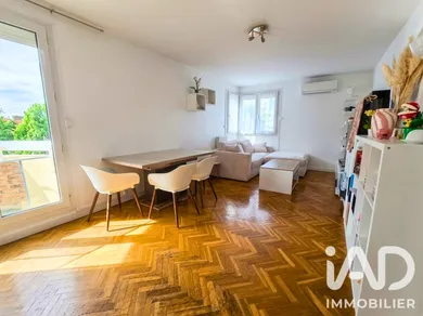 Appartement à Sainte-Geneviève-des-Bois (91700)