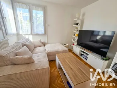Appartement à Sainte-Geneviève-des-Bois (91700)