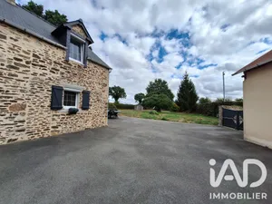 Maison de campagne à Saint-Calais-du-Désert (53140)