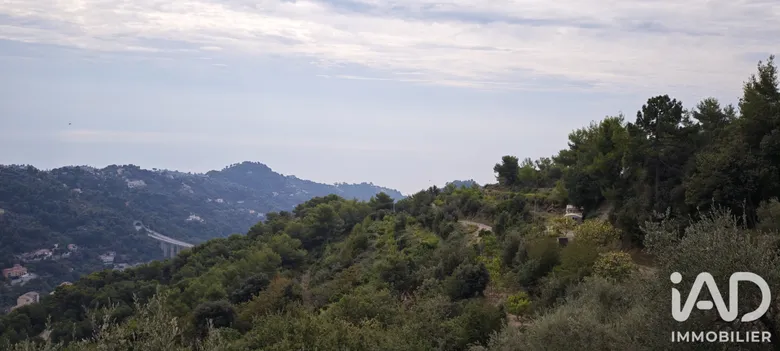 Terrain 800 m² · à Menton · 15 000 €