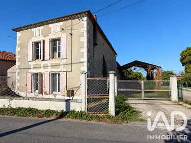Maison à Saint-Amant-de-Boixe (16330)