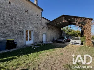 Maison à Saint-Amant-de-Boixe (16330)
