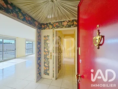 Apartment in Courbevoie (92400)