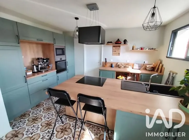 Maison 8 pièces 192 m² · à La Bazoge · 192 m² · 448 900 €