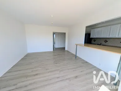 Apartment in Écouen (95440)