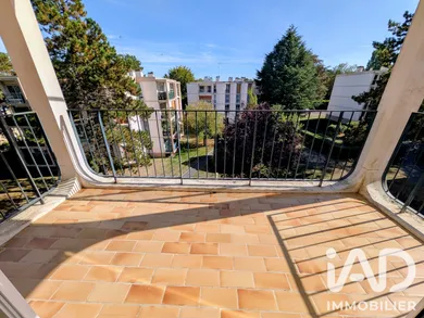 Apartment in Écouen (95440)