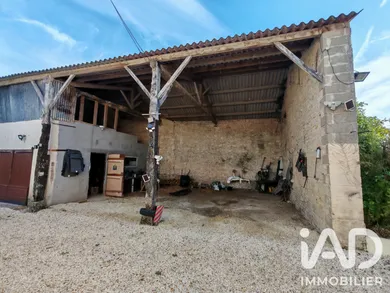 Village house in Charmé (16140)