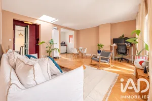Apartment in Paris (75017)