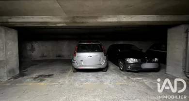 Parking à Paris (75019)