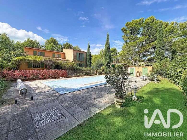 Maison 10 pièces 194 m² · à Lambesc · 194 m² · 590 000 €